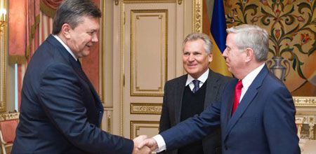 Кокс и Квасневский встретились с Януковичем