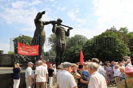 Во Львове суд запретил сегодня митинговать коммунистам и антифашистам
