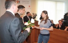 Народженим на Різдво і Новий рік подарували візочки