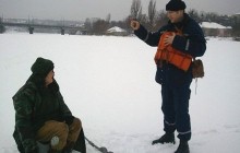 Любителів підльодного лову застерігали не топитись