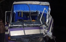 У Київській області вантажівка врізалася в автобус