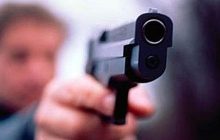 В центре Киева мужчина открыл стрельбу по милиционерам