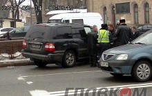 СМИ: Омельченко попал в аварию в центре Киева