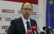 Яценюк в Киевсовете увидел сценарий 2015 года