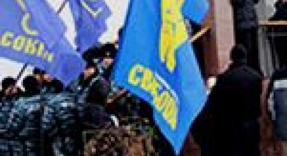 Перша кров: на Тернопільщині протистояння в облраді перетворюється на жорсткі бійки за участю нардепів