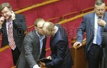Яценюк обвиняет Гриценко в работе на Банковую