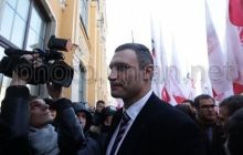 Кличко у Брюсселі переконував, що час санкцій вже настав