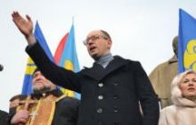 В больницу к Тимошенко прибыл Яценюк - Турчинов и Луценко добираются