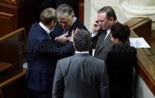 Яценюк: Коммунисты не голосовали, потому что ПР перестала платить им зарплаты