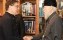 Предстоятель УПЦ вручил орден российскому актеру Сергею Маковецкому