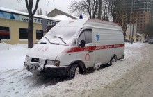 Київська влада запевняє, що «швидка» і лікарні працюють стабільно