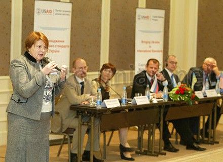 По словам Рычаковской, украинцы практически не заметят ограничения расчетов наличными По словам Рычаковской, украинцы практически не заметят ограничения расчетов наличными