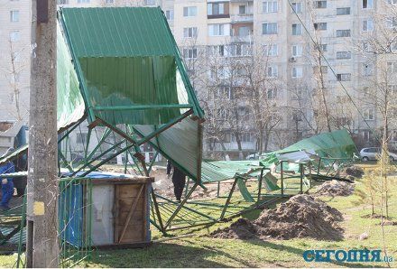 Католики закликають до діалогу киян, які виступають проти будівництва церкви Католики закликають до діалогу киян, які виступають проти будівництва церкви