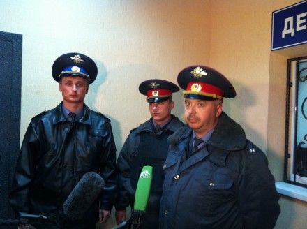 У затриманні брали участь чотири співробітника Курського лінійного відділу поліції / Фото: МВС РФ У затриманні брали участь чотири співробітника Курського лінійного відділу поліції / Фото: МВС РФ