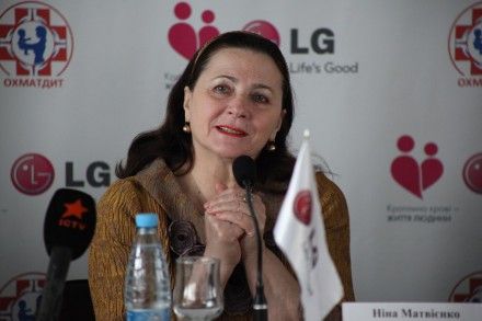 Украинцы сдали кровь для больных детей Украинцы сдали кровь для больных детей