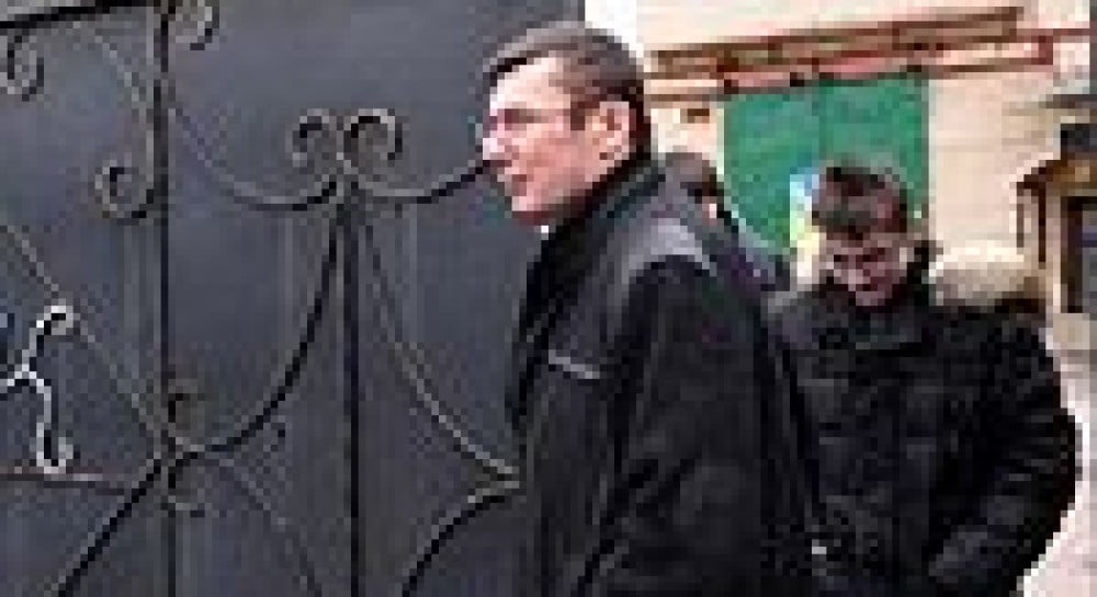 Вехи недели. Столица на паузе, казуистика в действии и возвращение Луценко
