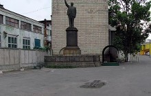 Бригинець вимагає знести пам'ятник Леніну біля київського вокзалу