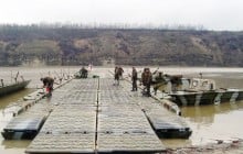 Военные понтонеры возобновили движение через Днестр