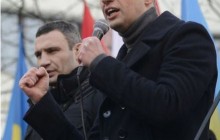 До лікарні Тимошенко прибули Яценюк і Турчинов