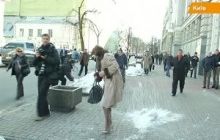 «Свобода»: Участников пикета со снежками под ВР массово вызывают на допросы
