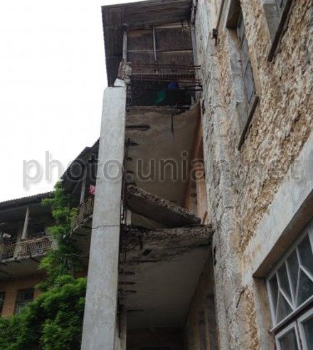 балкон із дітьми обвалився в Сімеїзі