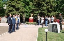 У Дніпропетровську відкрили пам’ятний знак генерал-лейтенанту Петру Шкідченку
