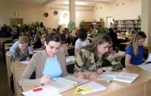 В Ивано-Франковске семь студенток отравились газом в аудитории
