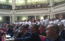 Під вигуки «Юлі - волю» нові судді КС Тупицький і Литвинов склали присягу (фото)