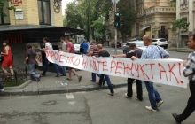 Активісти посварились на пікеті щодо кандидата у мери від опозиції