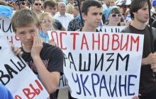 Участники антифашистского марша призвали не поддаваться на провокации националистов