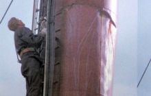 20-тонна труба будь-якої миті може впасти житомирянам на голови