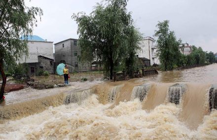 У Китай повінь забрала уже 15 життів / Фото: news.cn У Китай повінь забрала уже 15 життів / Фото: news.cn