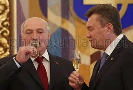 Лукашенко посетил Януковича