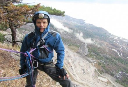 Дмитрий Коняев - член международной экспедиции Харьковского клуба скалолазания и альпинизма на гору Нарга Парбат. Был убит 23 июня.