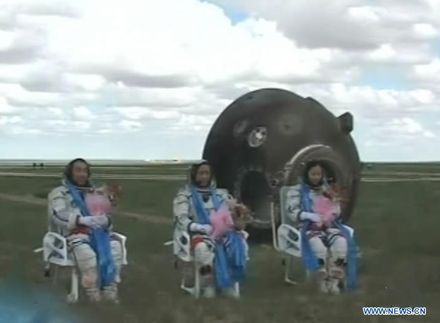 Китайські космонавти почуваються добре / Фото: Сіньхуа Китайські космонавти почуваються добре / Фото: Сіньхуа