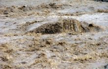 В Крыму после сильного дождя на дороги сошли сели
