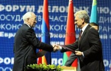 Азаров: Меморандум с ЕЭК не противоречит международным обязательствам Украины