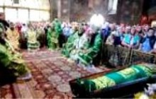 Митрополит Киевский Владимир поклонился мощам преподобного Агапита Печерского