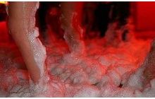 После пенной вечеринки в клубе почти 40 человек получили ожоги глаз