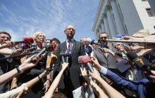 Яценюк заявляет, что Клюев подал на него в суд