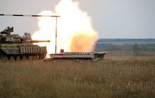 Воїни-танкісти успішно виконали стрільби з танку вночі та за складних метеоумов