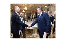 Віхи тижня. Янукович приймає, Яценюк наступає, Кличко тішиться