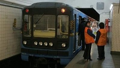 Людина, що впала на колії на станції «Шулявська», загинула