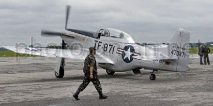 Американский истребитель времен Второй мировой Американский истребитель времен Второй мировой