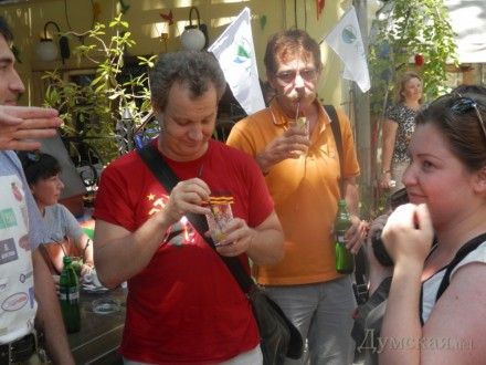 Мотопробег Одесса-Владивосток, члены труппы Маски / Фото: Думская.нет