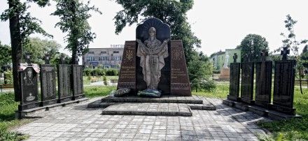 Кладбище в Любомле – Памятник воинам ОУН-УПА в Любомле