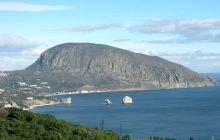 В Крыму 16-летняя туристка упала с высоты 9 этажа на крышу отеля