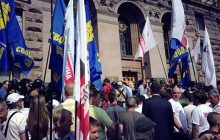 ЗМІ: Під час штурму КМДА працівник Київради напоровся на штир