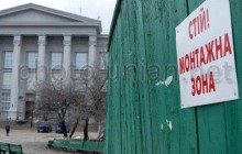 Попова просят снести забор вокруг фундамента Десятинной церкви