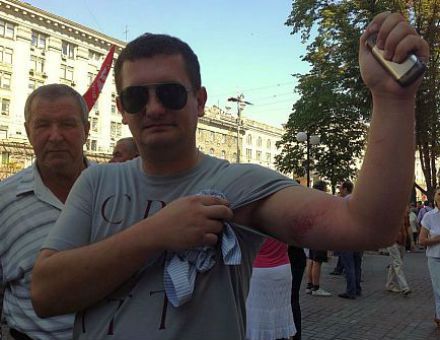 Яценюк каже, що депутатів били палицями / Фото з Facebook Геращенко Яценюк каже, що депутатів били палицями / Фото з Facebook Геращенко